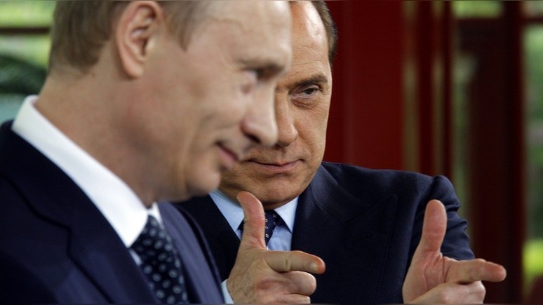 Times: Берлускони напомнил Путину о дружбе постельным бельём