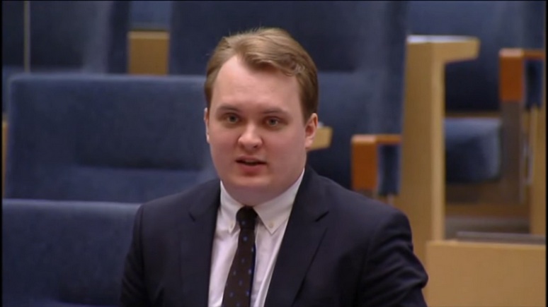 Local: шведского депутата выдворяют из партии за поездку в Россию и сексуальные домогательства