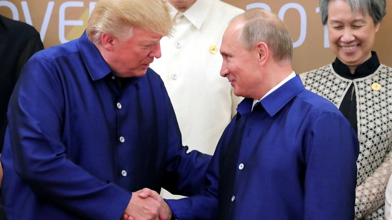Badische Zeitung: Путин и Трамп ограничились на саммите во Вьетнаме лишь рукопожатием