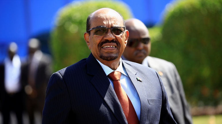 RFI: несмотря на международный ордер на арест, президенту Судана в России нечего бояться