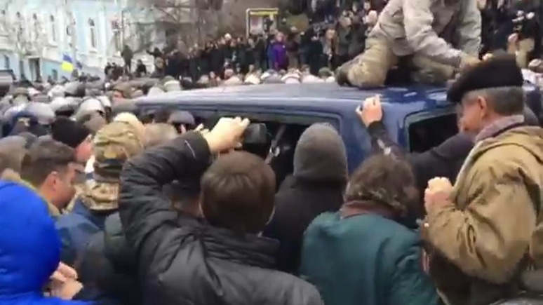 СТРАНА.ua: сторонники Саакашвили отбили политика у СБУ