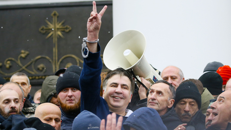 Newsweek: Саакашвили выпустили на улицы ради хаоса на Украине — чтобы помельтешил и исчез