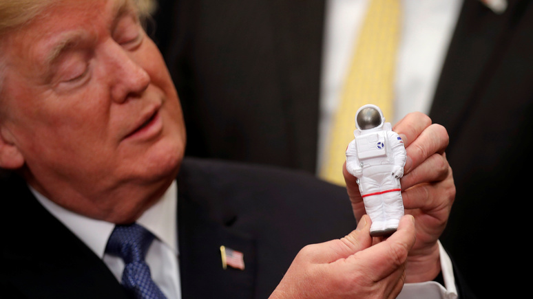 CNN: Трамп пообещал отправить американцев и на Луну, и на Марс