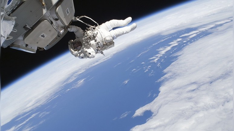 Daily Express: российский космонавт назвал сторонников теории плоской Земли «троллями»