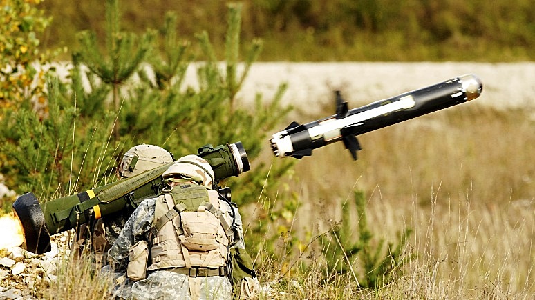 Порошенко: США предоставят Украине противотанковые комплексы Javelin за свой счёт