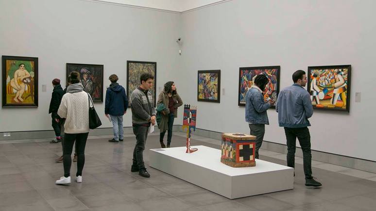 Le Figaro: уникальная коллекция или подделка — скандал вокруг выставки русского авангарда в Бельгии