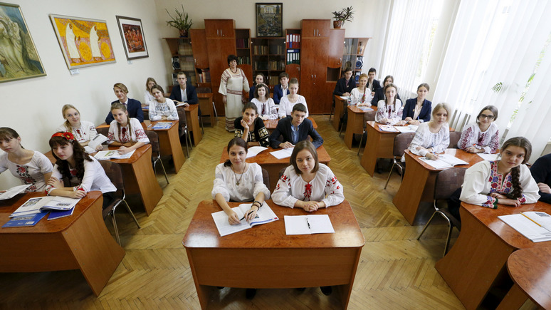 Сегодня: украинского учителя уличили в преподавании на «языке оккупанта»