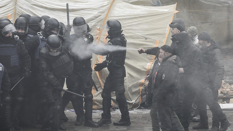 УП: в рейтинге демократий Украину назвали «гибридным режимом»