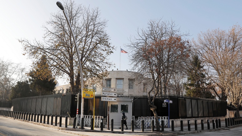 Daily Sabah: в Анкаре улицу с посольством США назвали в честь военной операции в Сирии