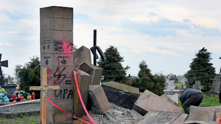 Левый берег: украинский чиновник уличил Польшу в покрывательстве вандализма 