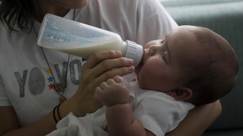 Guardian: мировых производителей молочных смесей на Филиппинах заподозрили в нечестном маркетинге