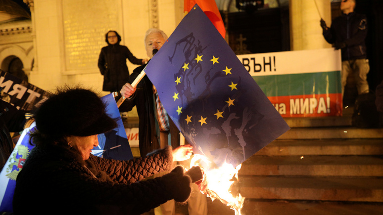 Болгарский политолог: миграционный кризис повергает жителей востока ЕС в культурный шок