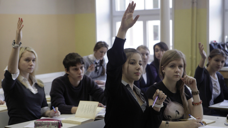 DELFI: сейм Латвии одобрил переход образования в русских школах на латышский