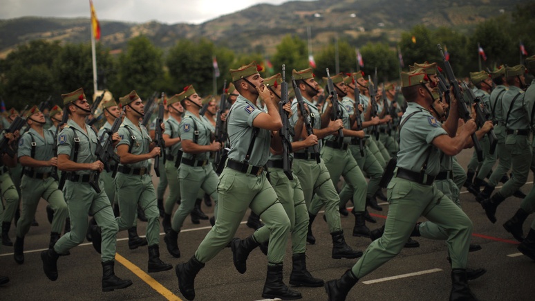 Guardian: пасхальная традиция испанских военных вызвала конституционный спор