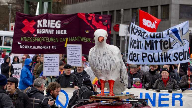 Bild: на «пасхальных маршах» в Германии выступали за мир и против разрыва с Россией