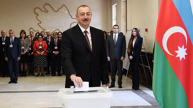 Le Figaro: Ильхам Алиев — неизменный президент Азербайджана, умело балансирующий между Западом и Россией