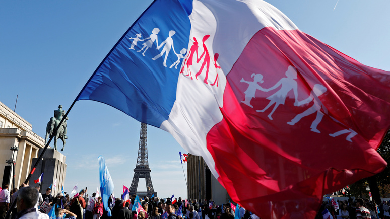 «Против мигрантов, однополых браков и суррогатного материнства» — Le Monde рассказала о новом поколении французов-консерваторов