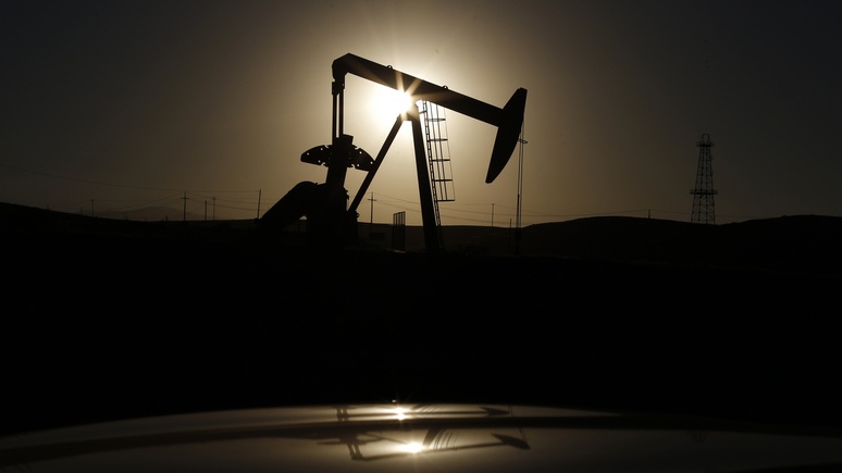 Bloomberg: для цен на нефть не так страшен удар по Сирии, как санкции против России и Ирана