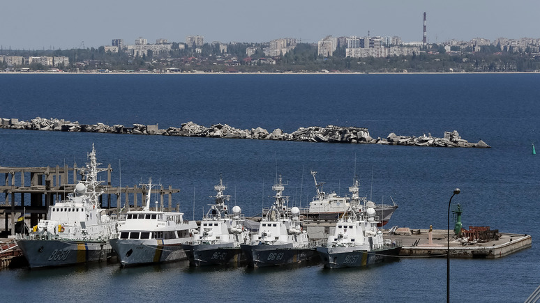 Обозреватель: украинские офицеры пригрозили бросить Украину и вернуться в Крым