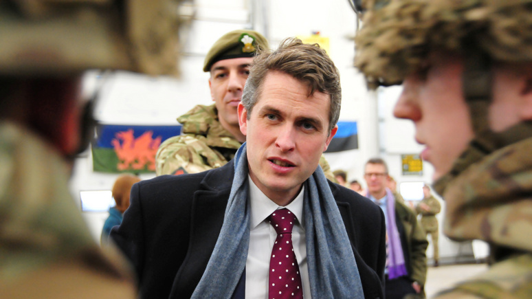 Guardian: британский глава Минобороны набирает в армию борцов с фейками