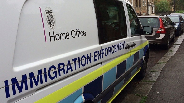 Guardian: британский МВД раскритиковали — высылают не тех мигрантов