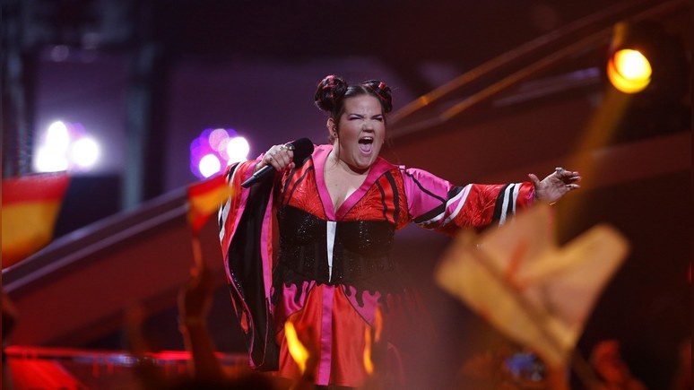 Mirror: победу на Евровидении Израилю принесла «куриная песня» о правах женщин