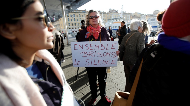Independent: посвистывание вслед женщине во Франции приравняли к оскорбительному  флирту и грозят ощутимым штрафом 