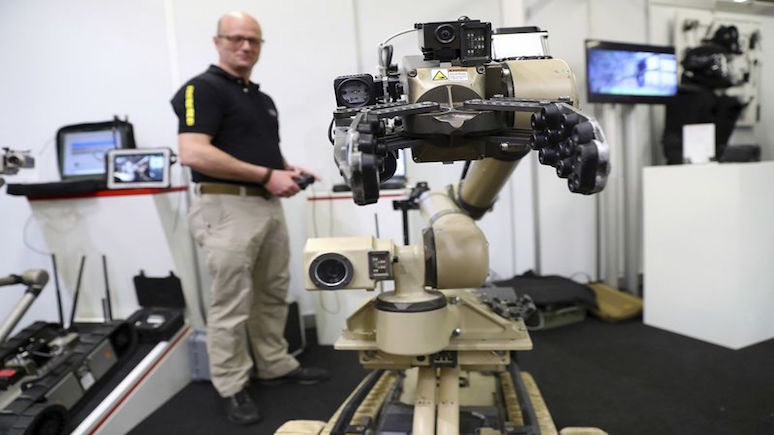 Bloomberg: Пентагон потратит миллиард долларов на разработку боевых роботов