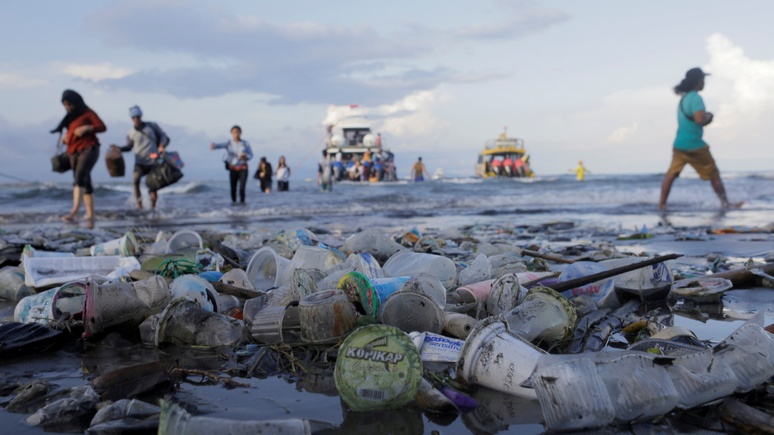 Focus: Европа пытается спасти моря от мусора запретом пластиковых вилок и соломинок