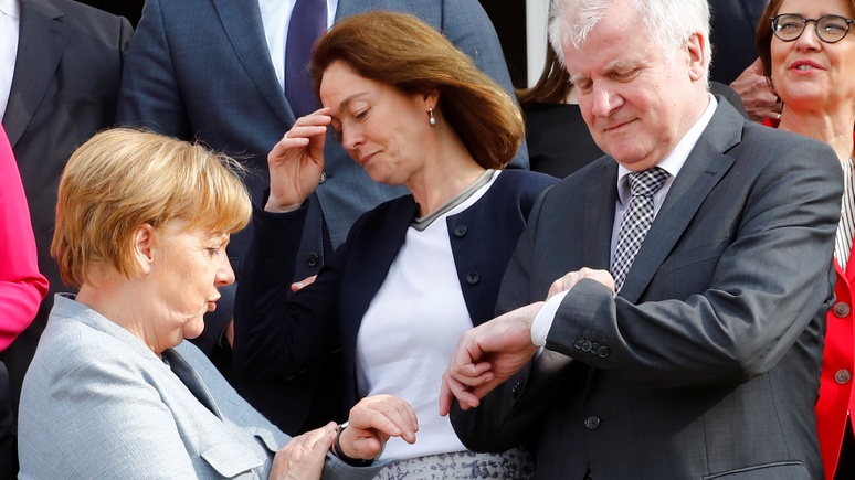 Welt: спор о мигрантах грозит поставить крест на карьере Меркель 