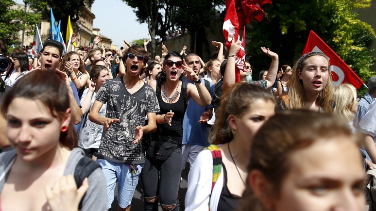 WSJ: итальянцы первые — отчаявшаяся западная молодёжь идёт против системы
