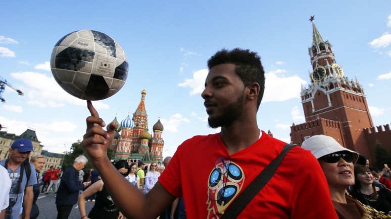 Журналист Washington Post ждал от Москвы серости и мрака, а оказался на празднике футбола 