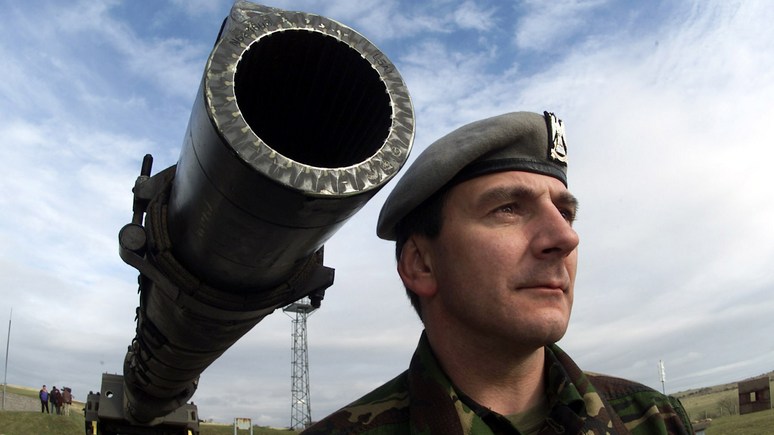 Times: Британия собирается укрепить свою военную мощь с помощью надувных танков