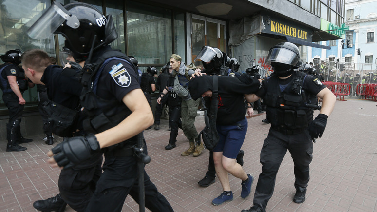 Вести: украинская полиция игнорирует преступления праворадикалов