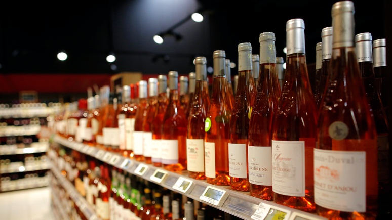 Le Parisien: под видом родного розе французам продавали испанское вино 