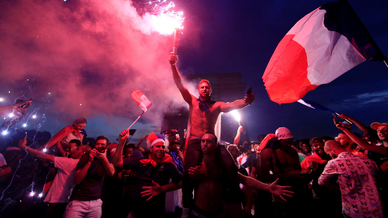Le Monde: праздник победы на ЧМ—2018 обернулся во Франции уличными беспорядками