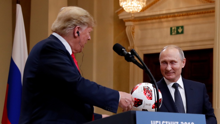 Times: на пресс-конференции Трамп и Путин вели себя так, будто играют в одной команде