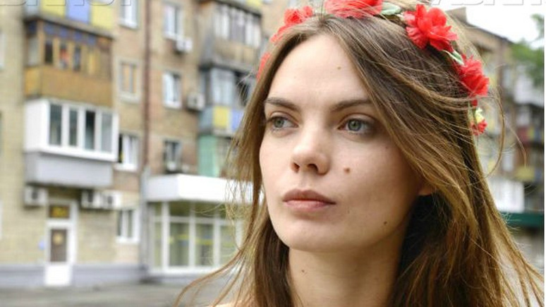 112: основательница Femen покончила с собой в Париже