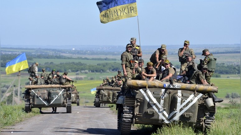 DW: в новом приветствии украинской армии увидели попытку переписать историю