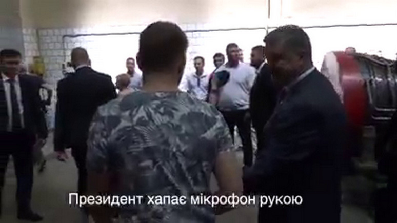 Главред: Порошенко схватил журналиста за микрофон после щекотливого вопроса