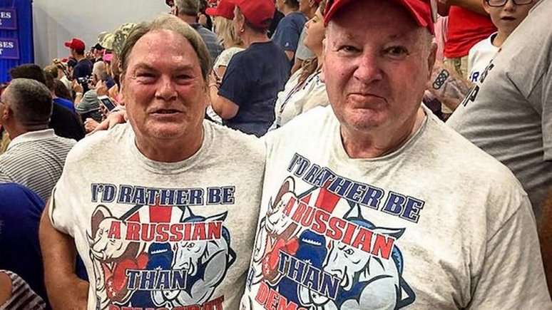 Hill: американцев в футболках «Я лучше буду русским, чем демократом» окрестили «предателями»