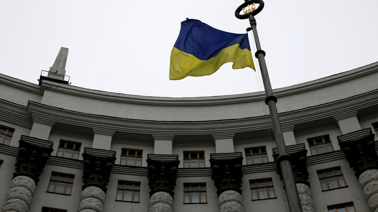 Sun: Украина запретила на три года въезд в страну советнику Корбина