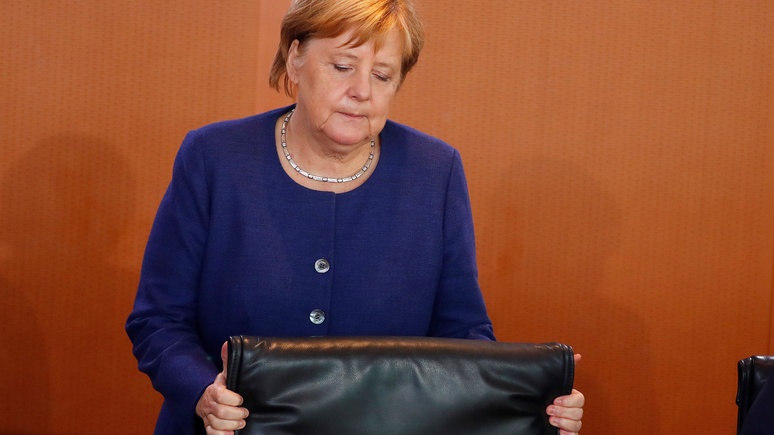 Председатель бундестага: позиции Меркель уже нельзя считать неоспоримыми