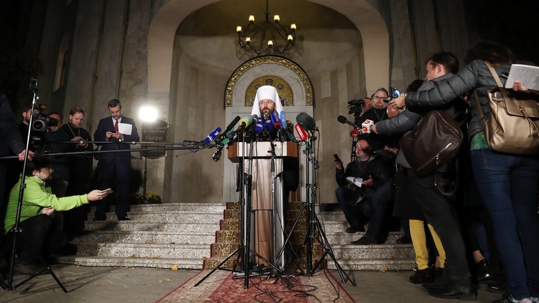 RFI: Разрыв между Москвой и Константинополем грозит православному миру кризисом 