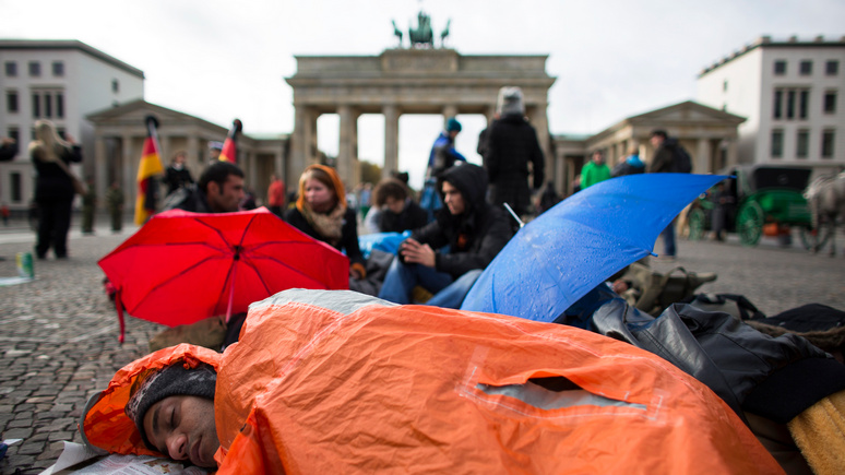 «Лучше умереть в Ираке, чем жить несчастным в Германии»: Welt рассказала, почему беженцы c Ближнего Востока возвращаются домой 