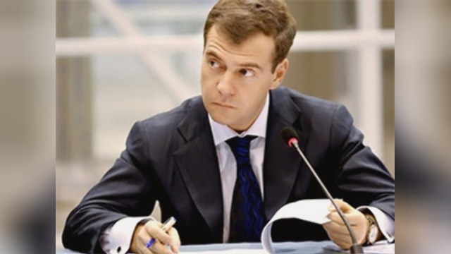 Президент уволил чиновников за срыв гособоронзаказа