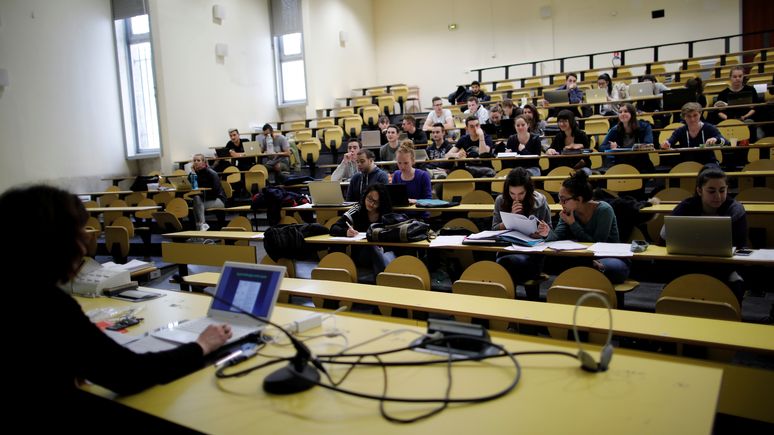 Libération: Африка возмущена, что Франция предпочитает ей более богатых студентов