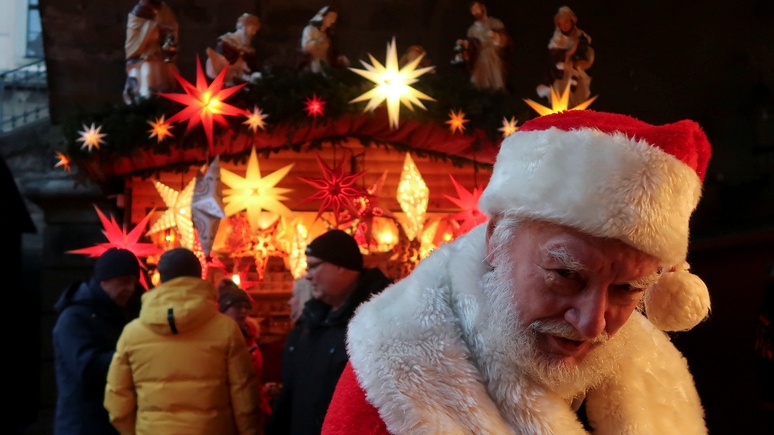 Times: Рождество под угрозой — немцам не хватает Санта-Клаусов
