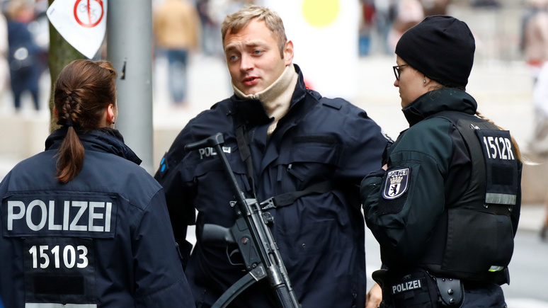 FAZ: в полиции Франкфурта заподозрили наличие правоэкстремистской ячейки