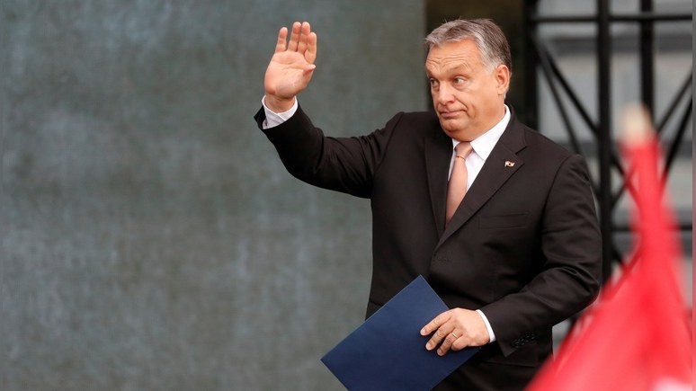 Telegraph: прагматичный Орбан подрывает единство ЕС по российским санкциям